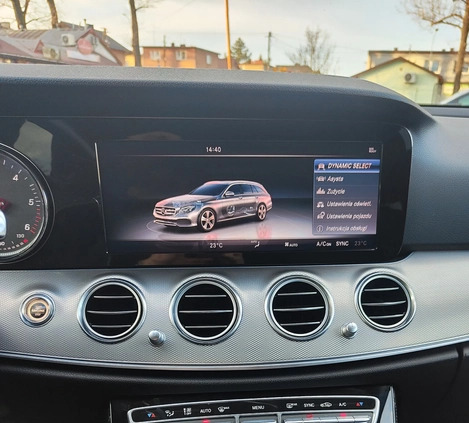 Mercedes-Benz Klasa E cena 93000 przebieg: 205000, rok produkcji 2017 z Chorzów małe 301